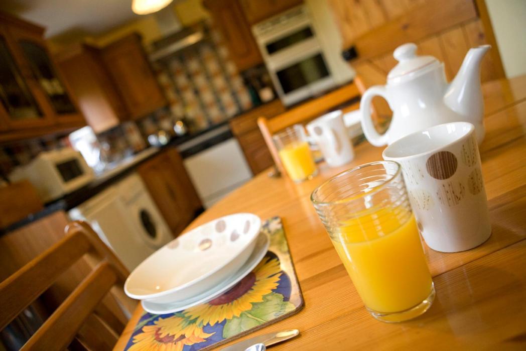 Windrush Cottage, Seven Springs Cottages เชลเทนแฮม ภายนอก รูปภาพ